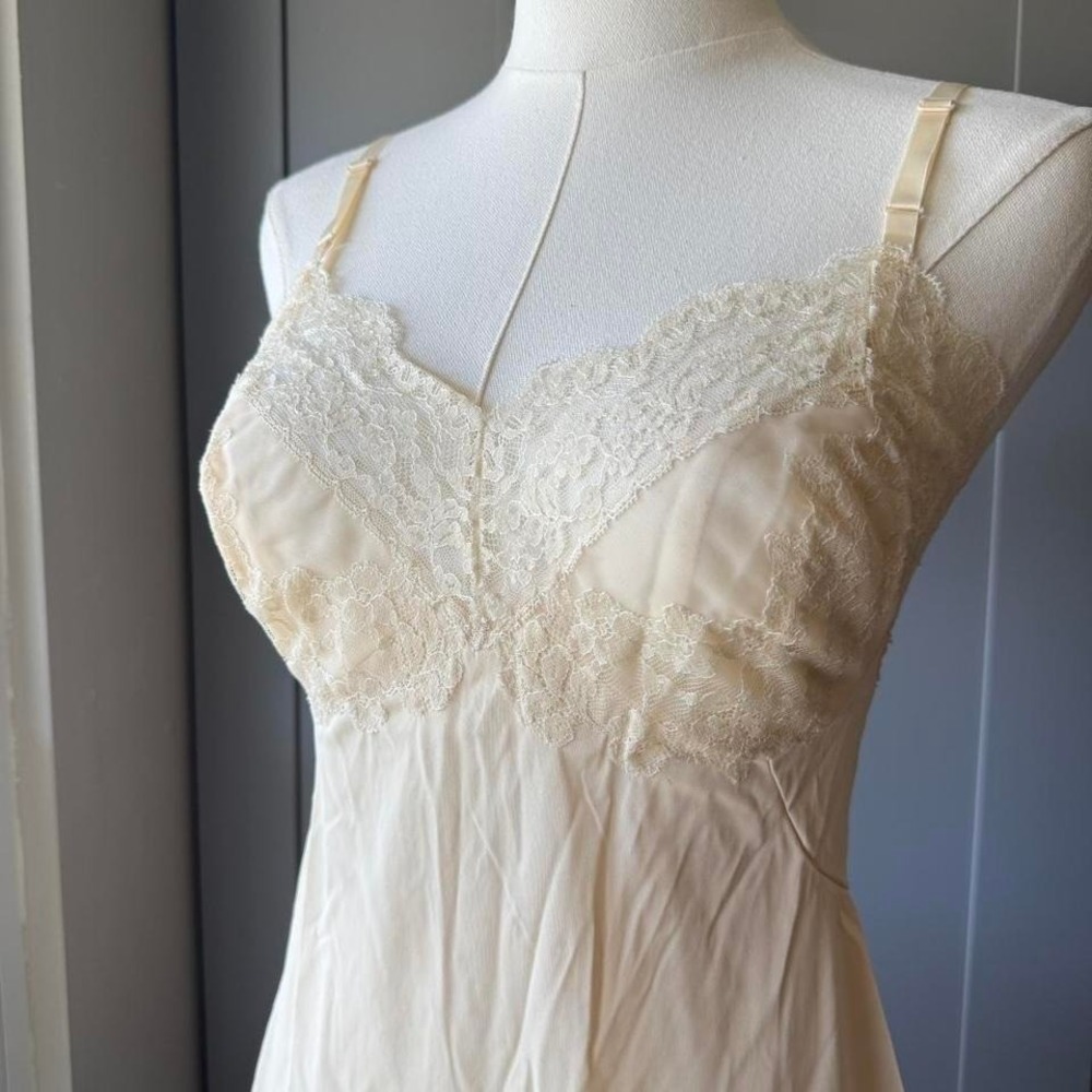 Hollywood Vassarette Women's Lace Slip Dress Ivory Size 34 Small Vintage